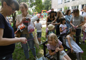 Mamy aktywnie włączyły się w działalność kącika kolorowych warkoczyków.