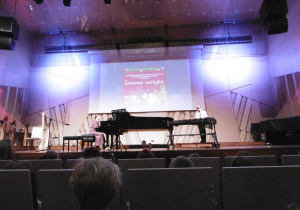 Pianistka i ksylofonista.